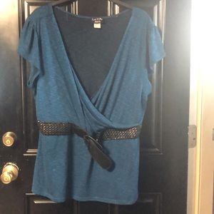Ladies’ top. Size 3X.